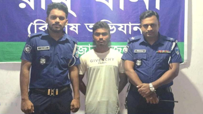 খুনিয়াপালংয়ের জয়নাল ইয়াবাসহ রামু থানায় আটক