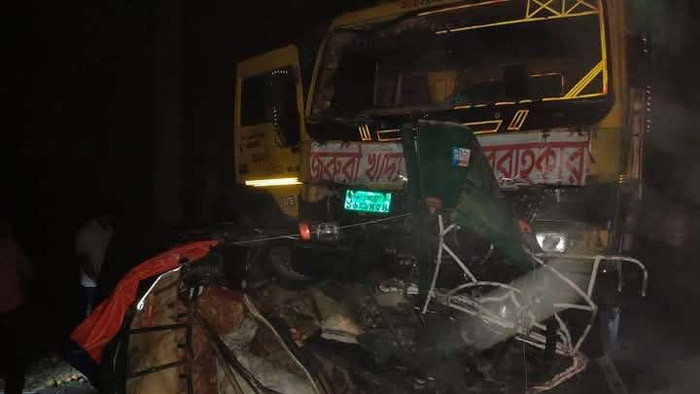 ঝালকাঠিতে ট্রাক ও সিএনজি মুখোমুখি সংঘর্ষে প্রাণ গেল পরিচ্ছন্নতা কর্মীর