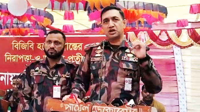 বিএসএফকে শায়েস্তা করতে আমি যথেষ্ঠ- লে. কর্নেল গোলাম কিবরিয়ার