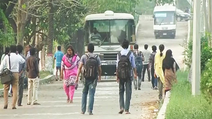 আন্দোলনের জেরে চুয়েট বন্ধ ঘোষণা, শিক্ষার্থীদের হল ছাড়ার নির্দেশ