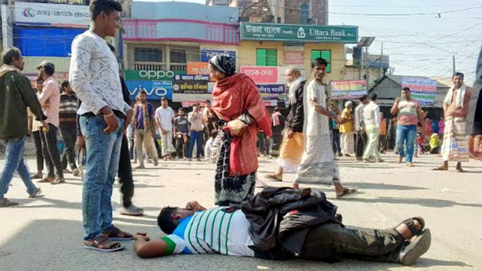 নাটোরের লালপুরে বিএনপি নেতার আটক, সড়ক অবরোধ