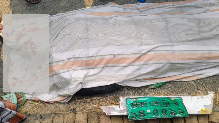 ধামইরহাটে পিকনিকের বাসের ধাক্কায় ব্যবসায়ীর মৃত্যু