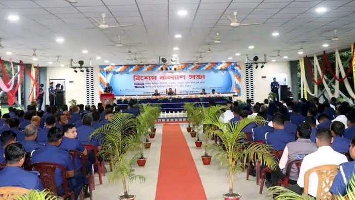 কুড়িগ্রামে বিভিন্ন রাজনৈতিক নেতৃবৃন্দের সাথে জেলা পুলিশের বিশেষ কল্যাণ সভা