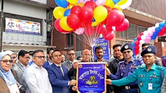 লালমনিরহাটে মিনি ম্যারাথন এবং বাইসাইকেল রেস ও বিসিক মেলা উদ্বোধন