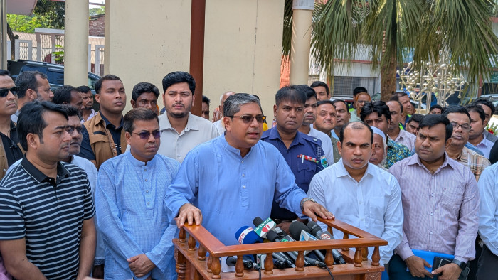 জুলাই স্মৃতিস্তম্ভের উদ্বোধনী অনুষ্ঠান নিয়ে বিরোধী দল ধোঁকাবাজি করেছে: মীর শাহে আলম জুলাই স্মৃতিস্তম্ভের উদ্বোধনী অনুষ্ঠান নিয়ে বিরোধী দল ধোঁকাবাজি করেছে: মীর শাহে আলম