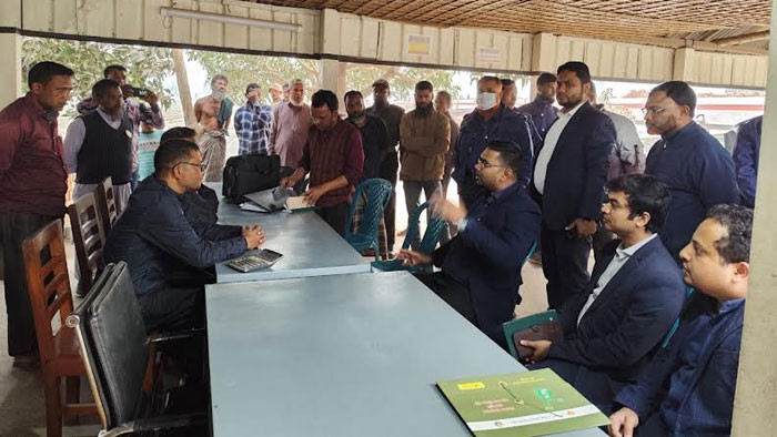 লালমনিরহাটে বিএনপি নেতার ইট-ভাটায় ঘন্টা ব্যাপী ম্যাজিস্ট্রেট অবরুদ্ধ
