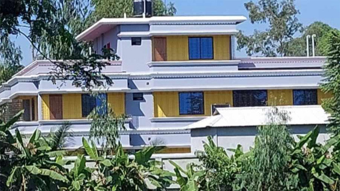 নাগেশ্বরীর বল্লভের খাসের সাব-রেজিস্টার প্রফুল্ল চন্দ্র মন্ডলের হাতে আলাদিনের চেরাগ