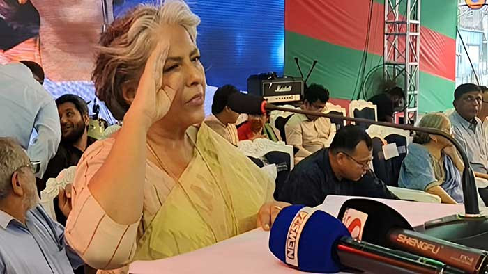 জুলাই ছাত্র-জনতা আন্দোলনে শ্রমিকদের অবদানের জন্য স্যালুট জানালেন উপদেষ্টা শারমীন