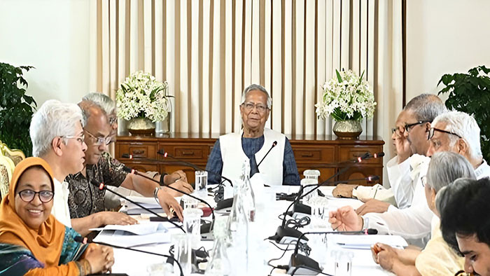 বিচলিত সরকার, সিদ্ধান্ত নিতে দায়িত্ব পেল দলগুলো