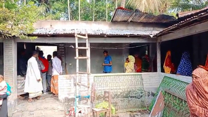 নাটোরে আগুনে পুড়ে সাংবাদিকের ৯মাসের শিশুকন্যার মৃত্যু