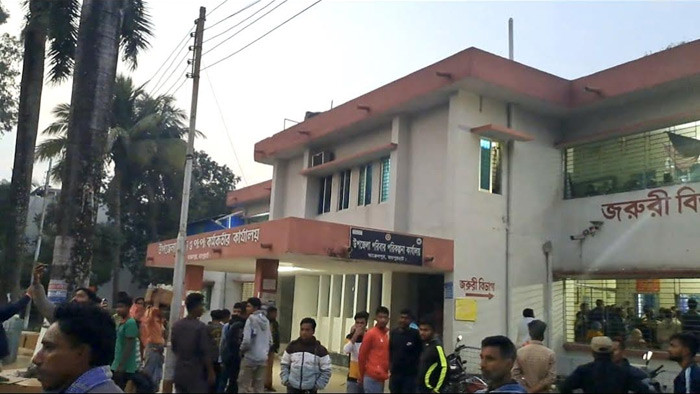 আক্কেলপুরে নৌকা ও স্বতন্ত্র প্রার্থী কর্মী-সমর্থকদের সংঘর্ষ, আহত ৯
