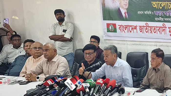 বিতর্কিত উপদেষ্টাদের নির্বাচনের আগে সরে যেতে হবে- আমীর খসরু