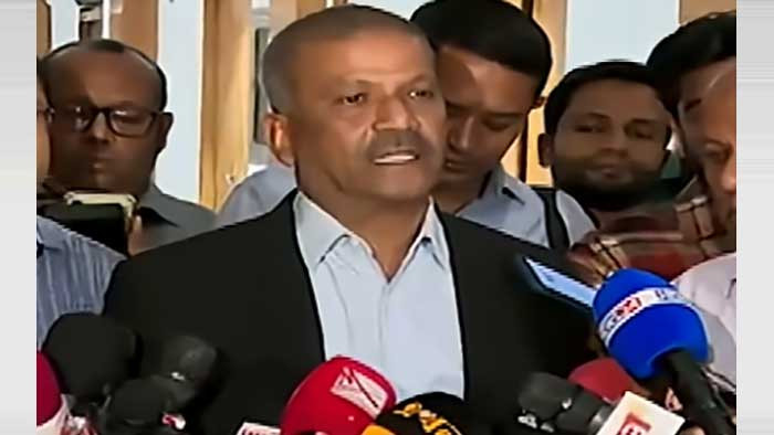 তারেক রহমানের দেশে ফেরার আইনগত বাধা আছে বলে জানা নেই- আইন উপদেষ্টা