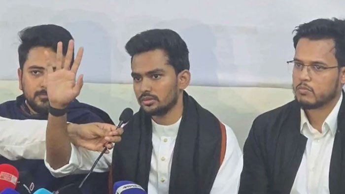আনুষ্ঠানিকভাবে এনসিপিতে যোগ আসিফ, হলেন দলের মুখপাত্র