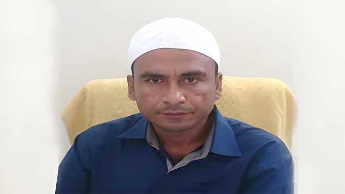 রাসুল (সা.)-কে নিয়ে কটূক্তি করা কর্মকর্তাকে বহিষ্কারের দাবি, কটূক্তিকারী ক্ষমা চেয়েছেন ফেসবুকে