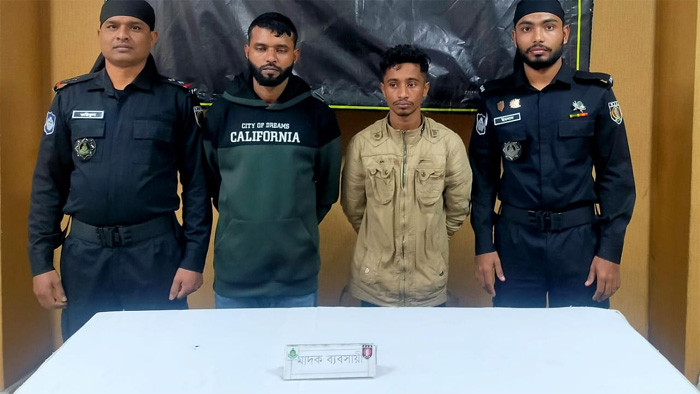 সোনারগাঁও থেকে মাদকসহ ২জন কুখ্যাত মাদক ব্যবসায়ীকে গ্রেফতার করেছে র‍্যাব-৩