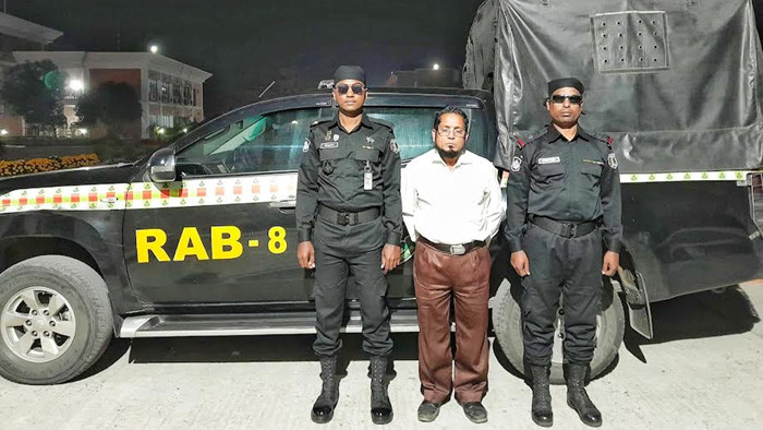 ঝালকাঠিতে এক বছরের সাজা থেকে বাঁচতে পলাতক ছিলো সাতাইশ বছর