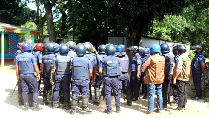 বিএনপির সাবেক এমপির বাসা ঘেরাও, ৫ জন আটক
