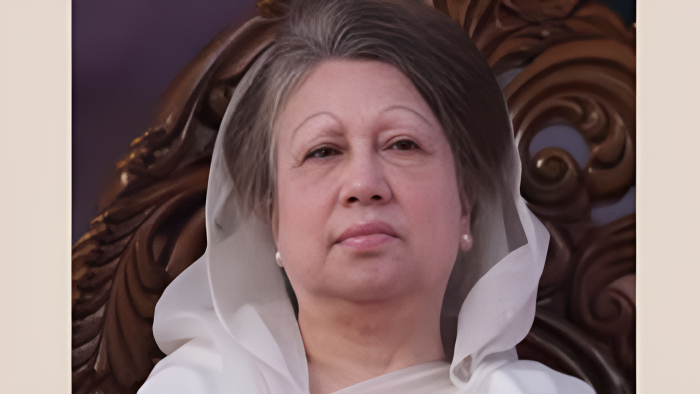 দেশের মাটিতে পা রাখলেন বেগম জিয়া