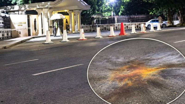 আগারগাঁওয়ে প্রধানমন্ত্রীর কার্যালয়ের সামনে দুটি ককটেল নিক্ষেপ আগারগাঁওয়ে প্রধানমন্ত্রীর কার্যালয়ের সামনে দুটি ককটেল নিক্ষেপ