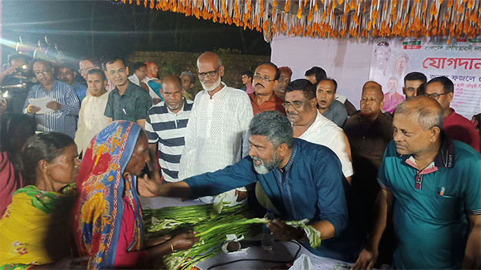 বদলগাছীতে বিএনপিতে যোগ দিলো ১হাজার সনাতন ধর্মাবলম্বী পরিবার!