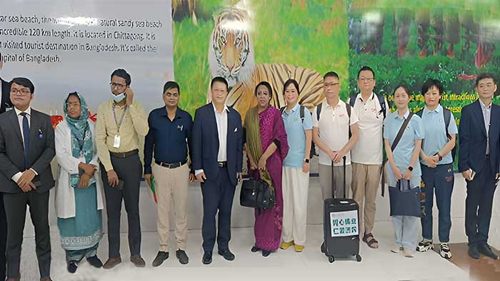 চীনা বিশেষজ্ঞ চিকিৎসক দল এখন ঢাকায়