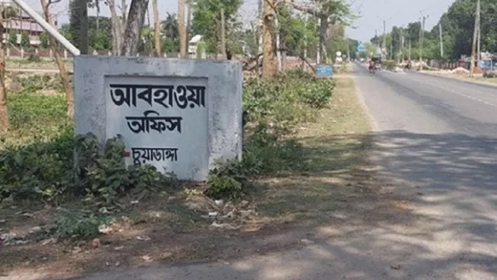 তীব্র তাপদাহে পুড়ছে চুয়াডাঙ্গা, তাপমাত্রা রেকর্ড ৪২.২