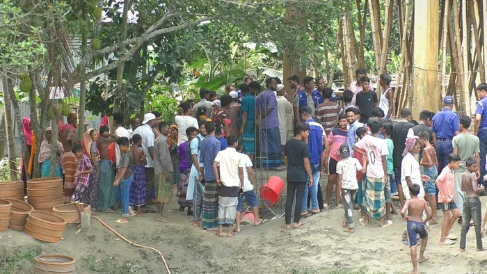 ইসলামপুরে মাটি ধ্বংসে কুপ খনন শ্রমিক নিহত