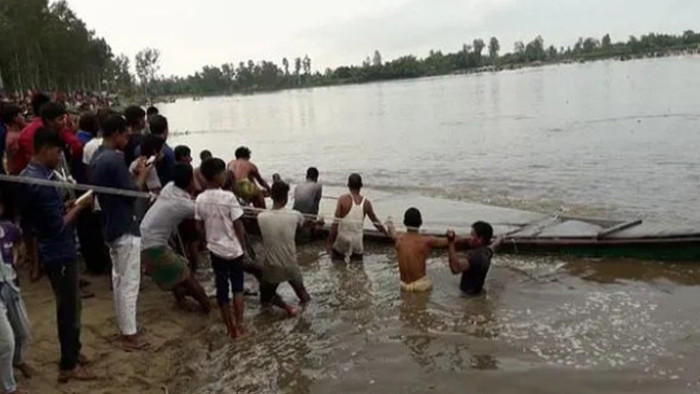 সুনামগঞ্জে সুরমা নদীতে নৌকাডুবি, নিখোঁজ ৩
