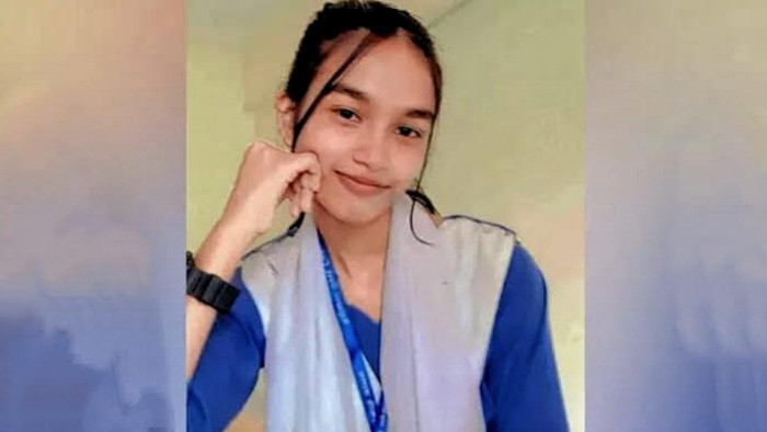 মোমবাতি জ্বালিয়ে পড়ার সময় অগ্নিদগ্ধ হয়ে কলেজ ছাত্রীর মৃত্যু