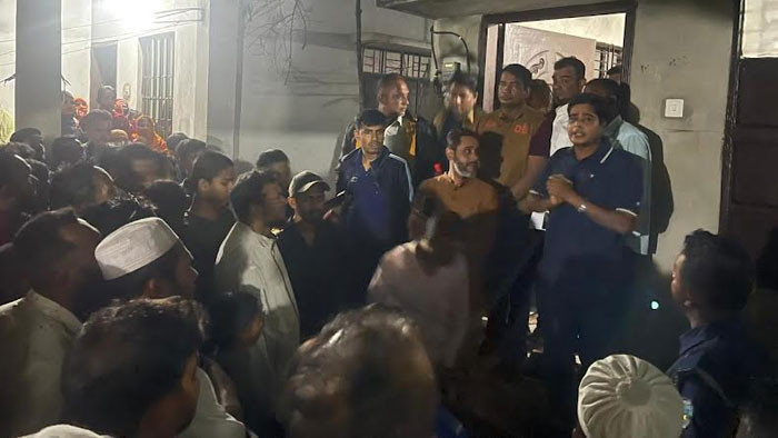 নোয়াখালীতে ঘরে ঢুকে নারীকে কুপিয়ে হত্যা