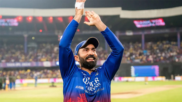 কোহলিদের কোচ হলেন দীনেশ কার্তিক
