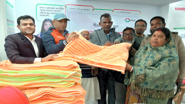 শীতার্তদের পাশে আইএফআইসি ব্যাংক