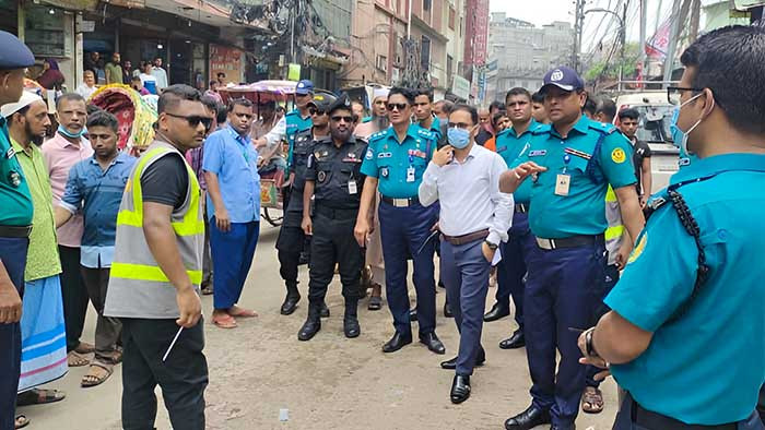 মিটফোর্ড ও বাবুবাজারে ডিএমপির অভিযান; কারাদণ্ড ও অর্থদণ্ড প্রদান