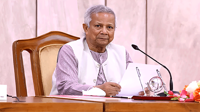 বিসিএস পরীক্ষা ‘ক্যালেন্ডার অনুযায়ী’ আয়োজনের নির্দেশ প্রধান উপদেষ্টার