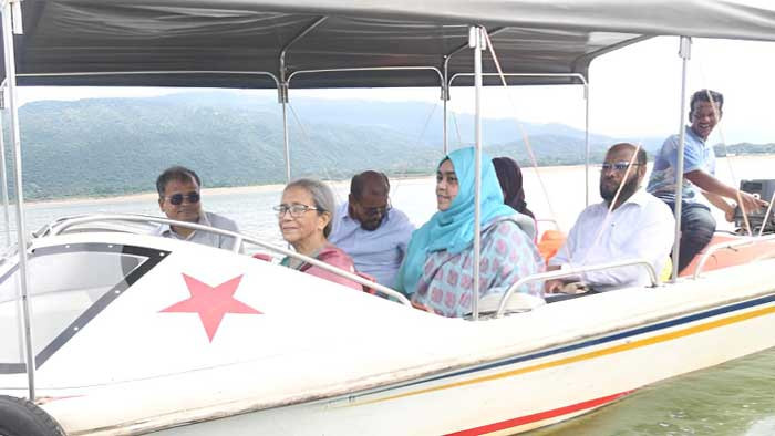 মৎস্য উপদেষ্টার নদী পরিদর্শন; অবৈধ জাল ব্যবহার করায় ৫ জেলের কারাদণ্ড