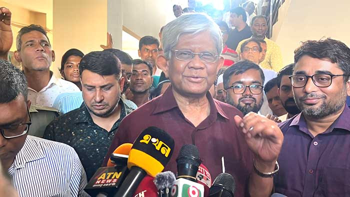 ব্যাংকে জনগণের জমাকৃত কারো টাকাই মার যাবে না- অর্থ উপদেষ্টা