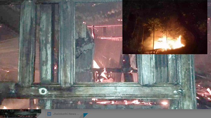 রাজাপুরে প্রতিপক্ষকে ফাঁসাতে পরিত্যক্ত ঘরে আগুন দেয়ার অভিযোগ