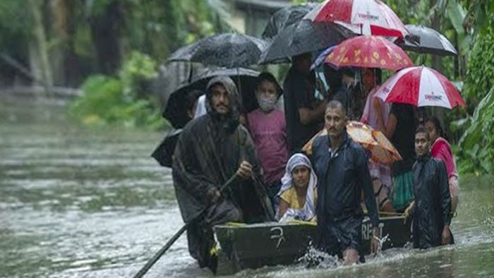 বন্যার ভয়াবহ পরিস্থিতি স্বাভাবিক হচ্ছে