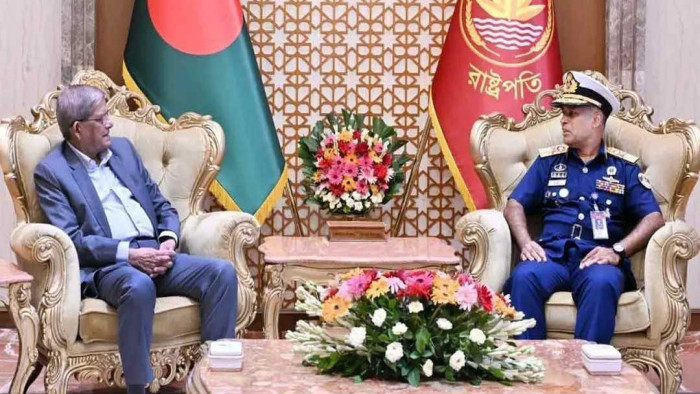 উপকূলের নিরাপত্তায় কোস্টগার্ডকে আরও সক্রিয় হওয়ার আহ্বান রাষ্ট্রপতির