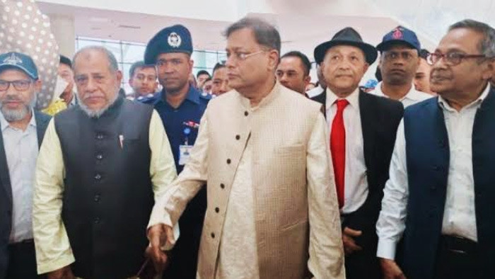 ৩৪ কূটনীতিক নিয়ে কক্সবাজারে পররাষ্ট্রমন্ত্রী