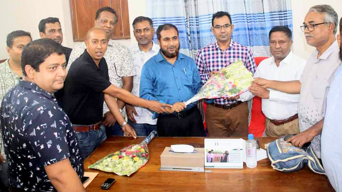 ইবি টিএসসিসি`র নতুন পরিচালক ড. মহববতের দায়িত্বগ্রহণ