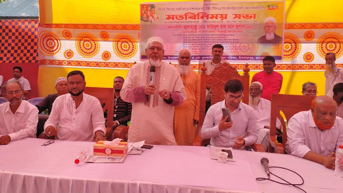 ইসলামপুরে বিভিন্ন কার্ডধারী সুবিধাভোগীদের সাথে মতবিনিময় করেন ধর্ম প্রতিমন্ত্রী