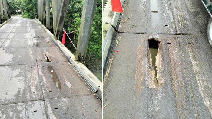 রাজাপুর-কাঁঠালিয়া সড়কে বেদুরিয়া নদীর উপরে ৪০বছর পূর্বে নির্মিত ব্রিজের বেহাল দশা