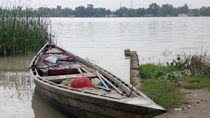 নদীতে ইলিশ নেই, পেশা নিয়ে শঙ্কায় ঝালকাঠির জেলেরা!