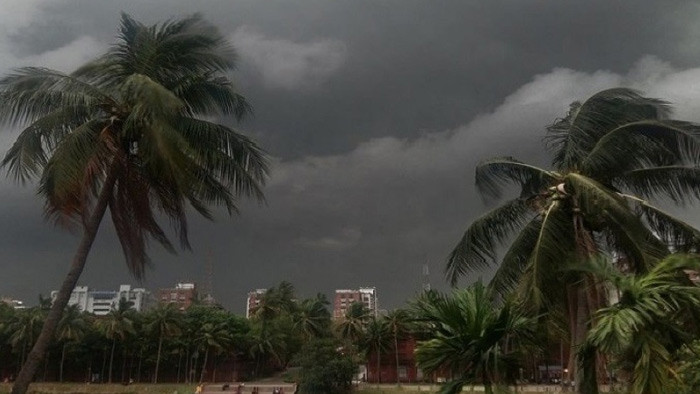 ঢাকাসহ ১৩ জেলায় তীব্র ঝড়ের আশঙ্কা
