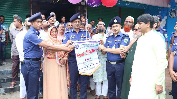 জয়পুরহাটে পুলিশ প্লাজা গ্রিন মার্কেট এর শুভ উদ্বোধন