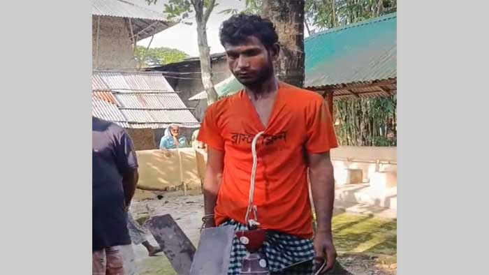 মসজিদের ফ্যান চুরি করতে গিয়ে যুবক আটক