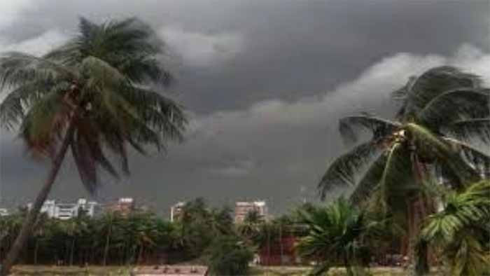 দেশের ১৭ অঞ্চলে রাতের মধ্যে ঝড়ের শঙ্কা