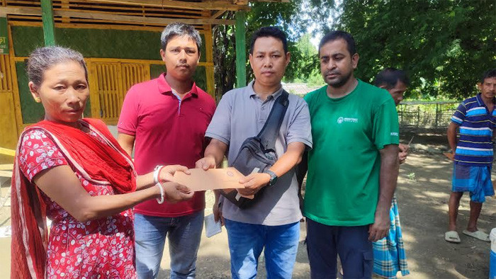 খাগড়াছড়িতে পরিবেশ বাঁচাও আন্দোলন (পবা) উদ্যোগে ত্রাণ বিতরণ